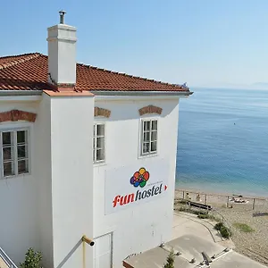Fun Hostal